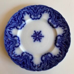 10" New Wharf Pottery Flow Blue Knox England Serving Plate. Antique